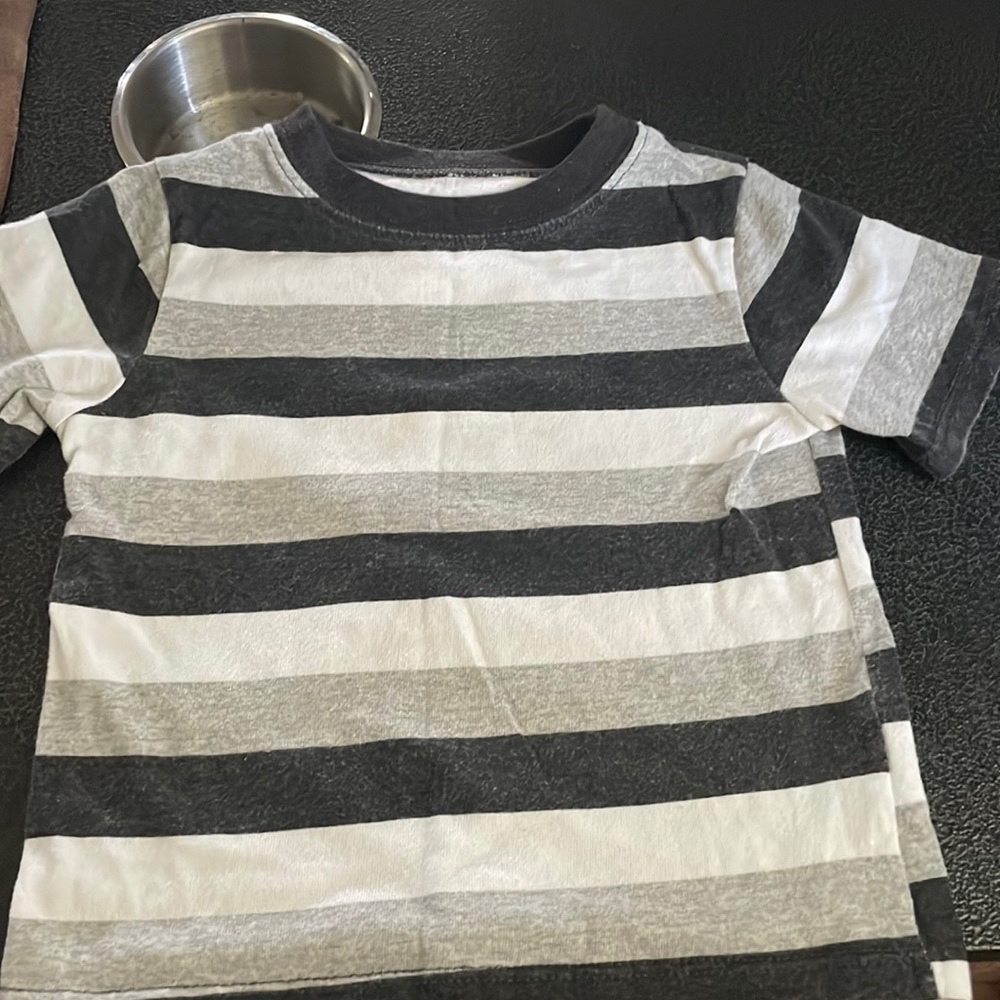 Striped short sleeve shirt